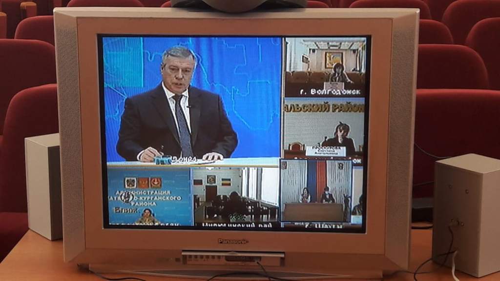 В Ростове началась пресс-конференция губернатора Дона Василия Голубева