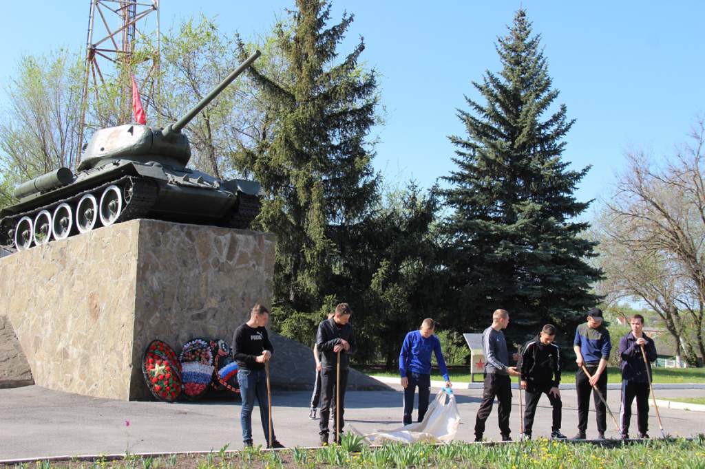 Гисметео миллерово ростовская область 3. Краснокаменск памятник танк т-34. Село Миллерово. Миллерово фото города.