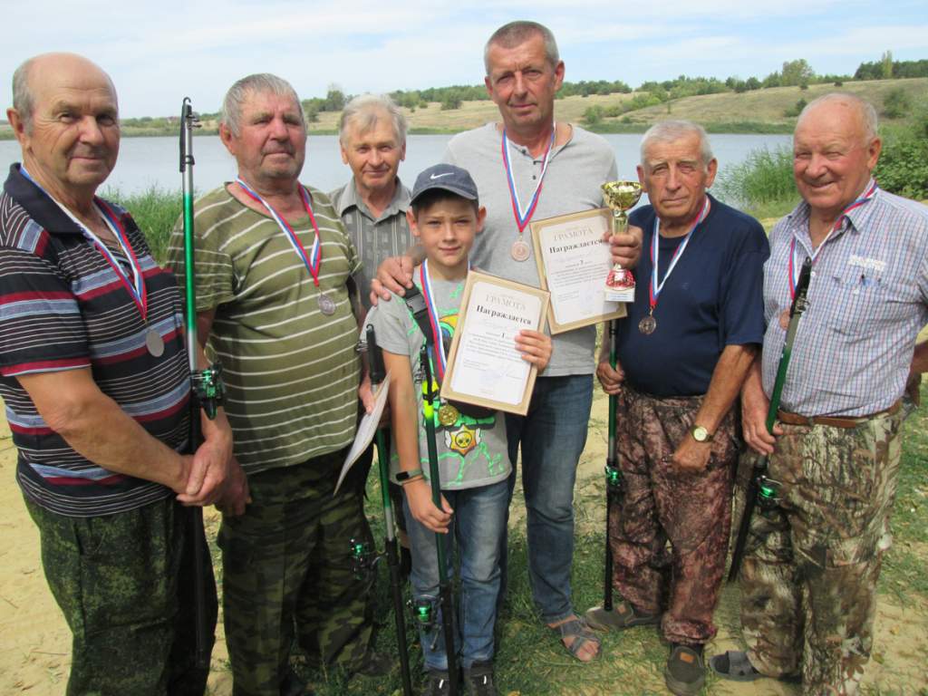 На пруду хутора Красная Заря прошли соревнования по рыбной ловле в честь Дня основания Миллерово
