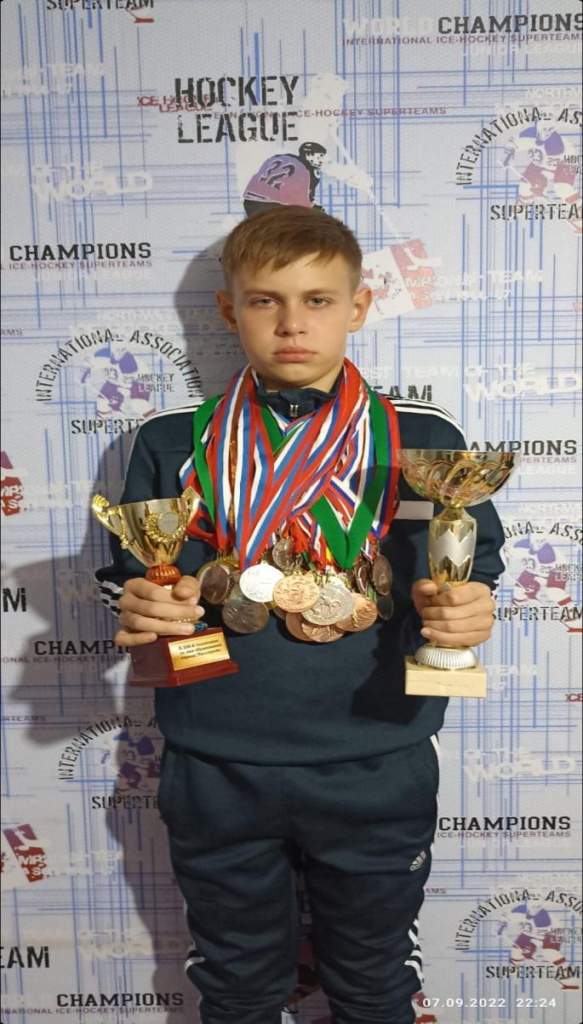 Александр Настоящий из Миллерово — неоднократный призер соревнований по плаванию и самбо