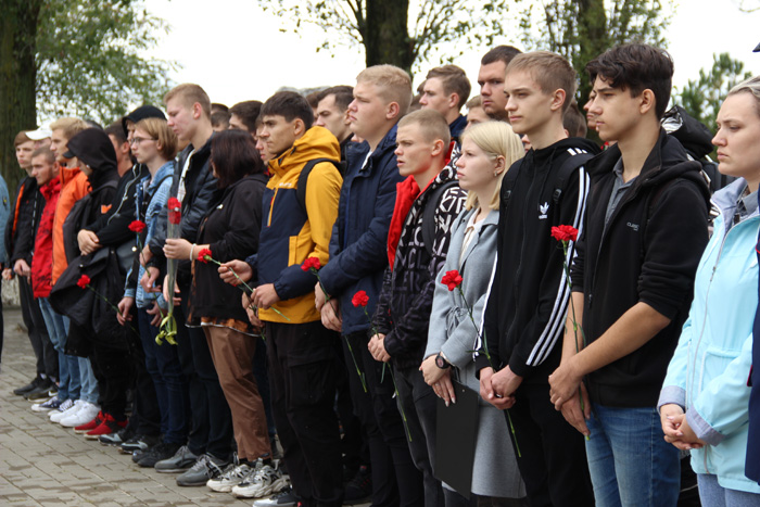 В Миллерово почтили память жертв фашизма во Второй мировой войне
