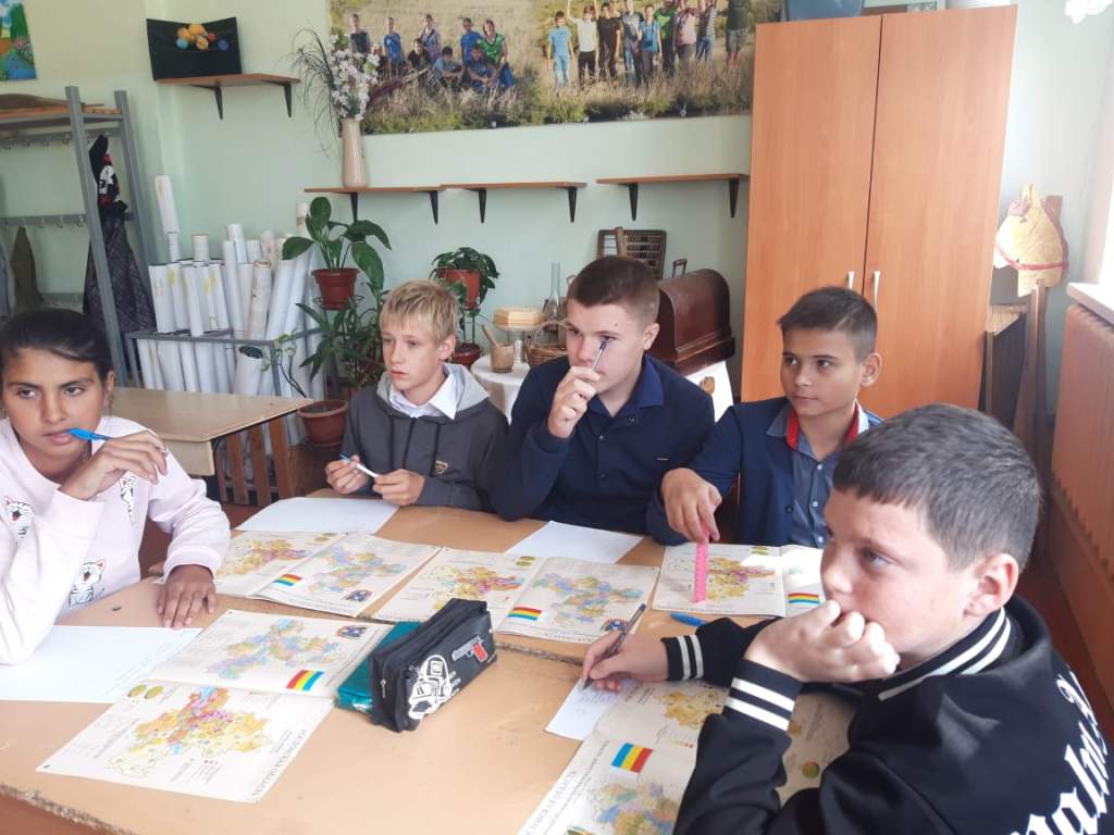 В Ольхово-Рогской школе прошли мероприятия, посвященные 85-летию Ростовской области