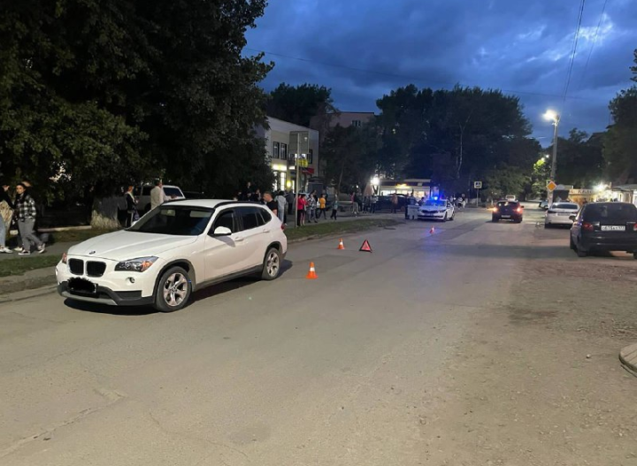 Выбежал из-за автобуса: в Ростовской области иномарка сбила  8-летнего мальчика