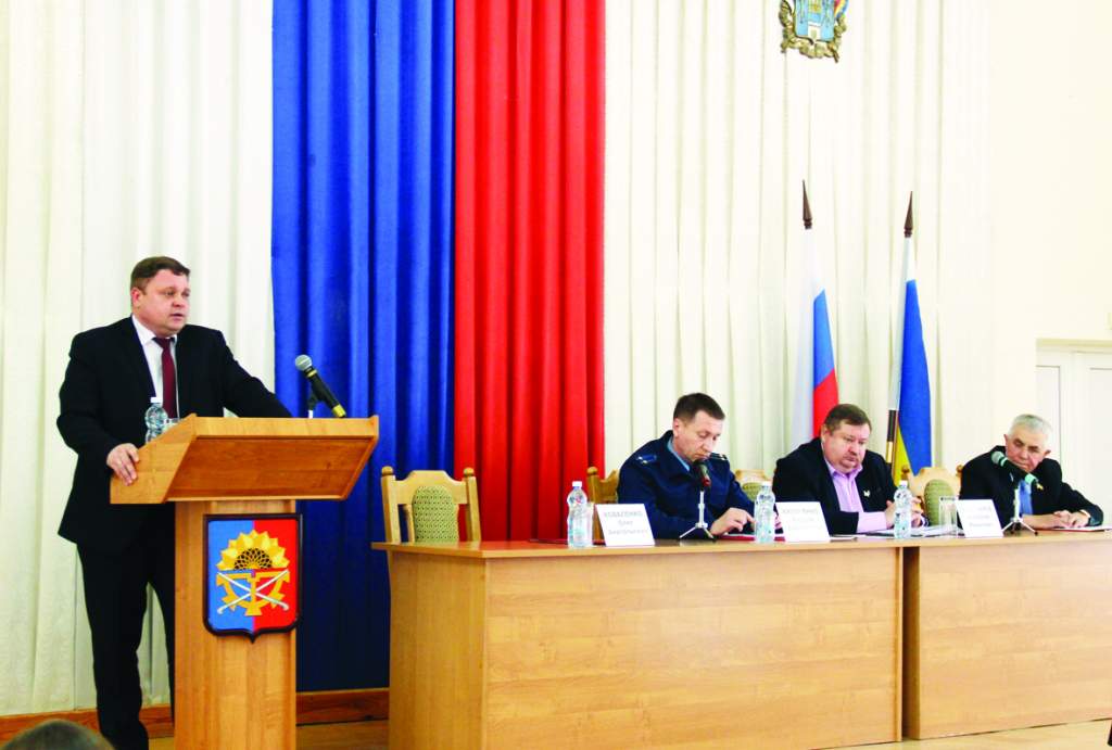 Прошло внеочередное заседание Собрания депутатов Миллеровского района