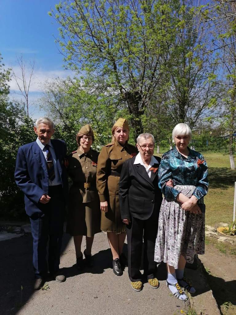 В социально-реабилитационном отделении для пожилых станции Мальчевской прошла акция, приуроченная ко Дню Победы