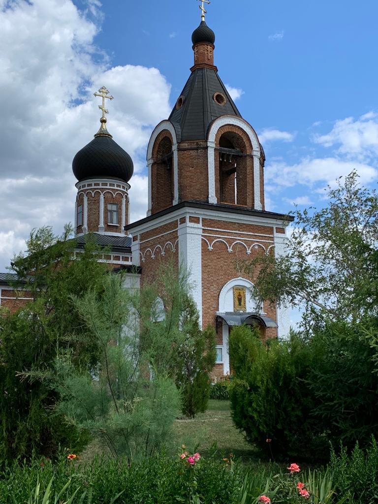 Покровский храм слободы Никольской Миллеровского района
