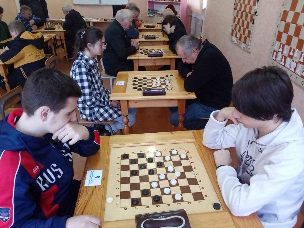 В Миллерово прошли турниры по шахматам и русским шашкам, посвященные Году маршала авиации А. Н. Ефимова.