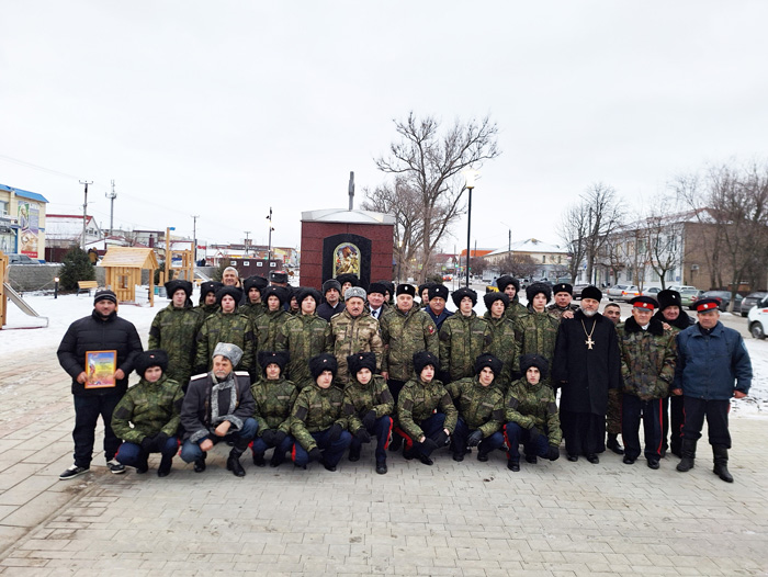 В Миллерово прошло торжественное освещение памятника «Павшим казакам»