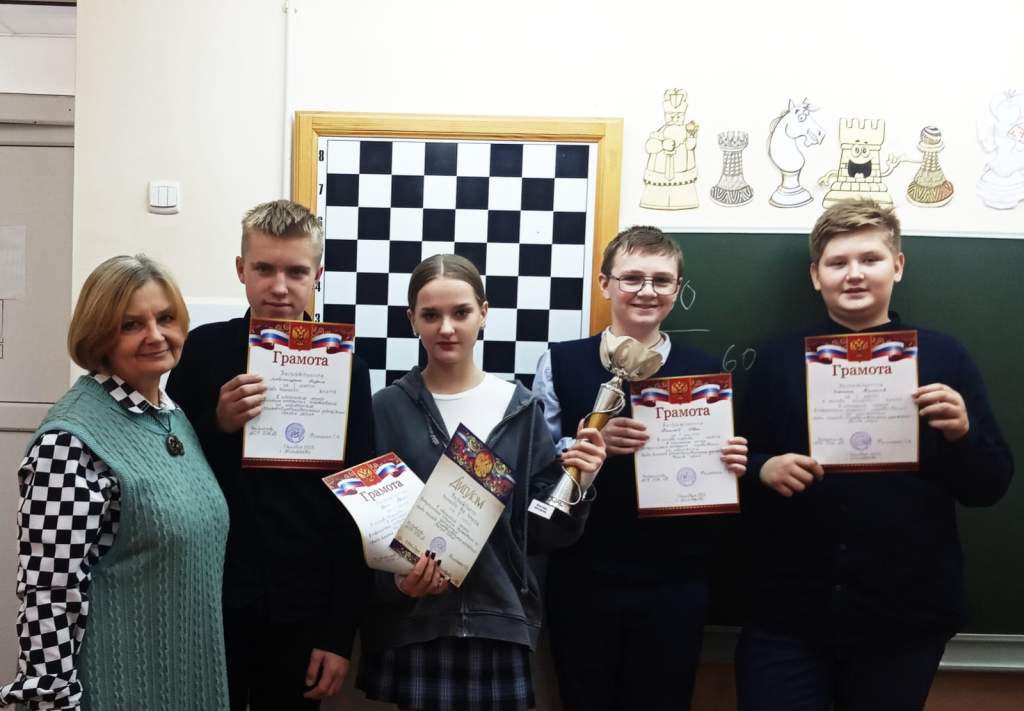 В школе №5 города Миллерово прошел финал командного турнира по шахматам «Белая ладья»