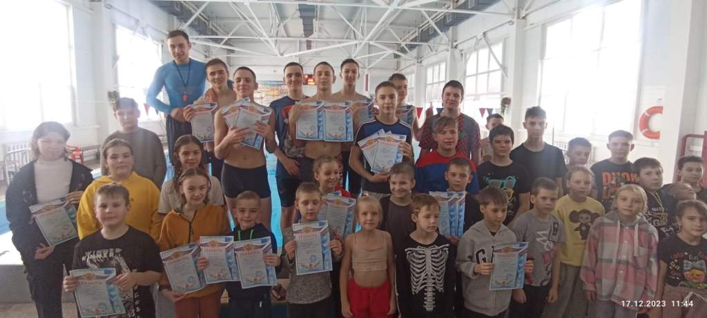 В миллеровском спорткомплексе Чуканова прошли соревнования по плаванию