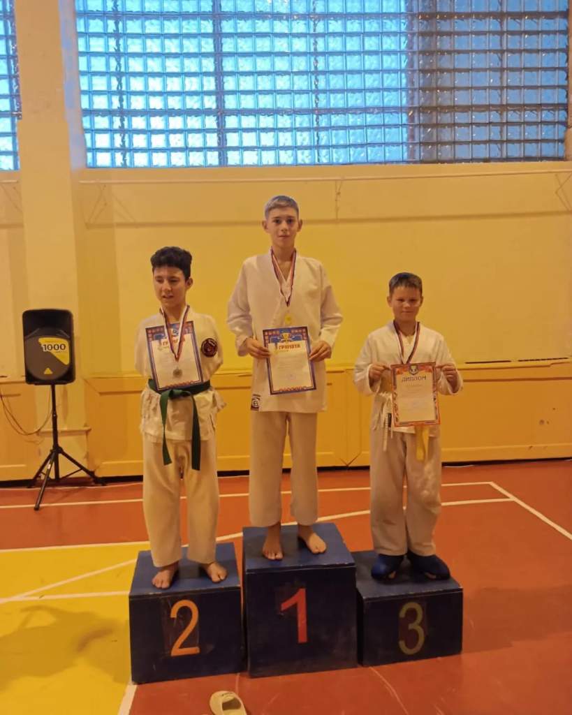 Миллеровские каратисты завоевали пять золотых медалей на турнире «Время первых»